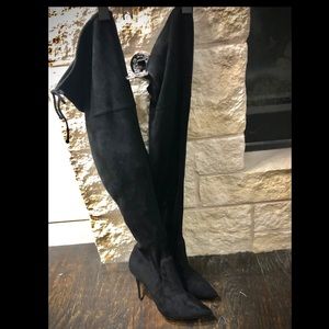 Thigh high Aldo women’s Black Suede boots